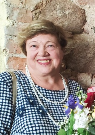 Ināra Batņa 
    Kandavas Kārļa Mīlenbaha vidusskolas
    bioloģijas un ķīmijas skolotāja 
       Foto: No personīgā arhīva